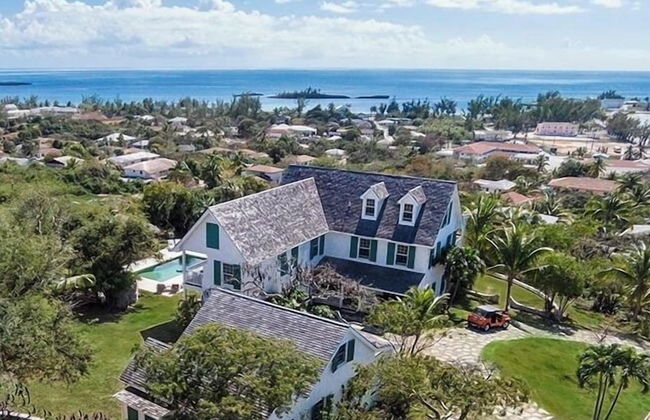 Pink Sands Paradise: Luxury Estate With Pool - Foto 12