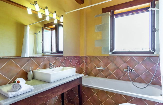 Villa in Kamisiana With Private Pool & Beach - Photo 15