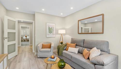 Descubre la Magia de Granada en este apartamento - Foto 4