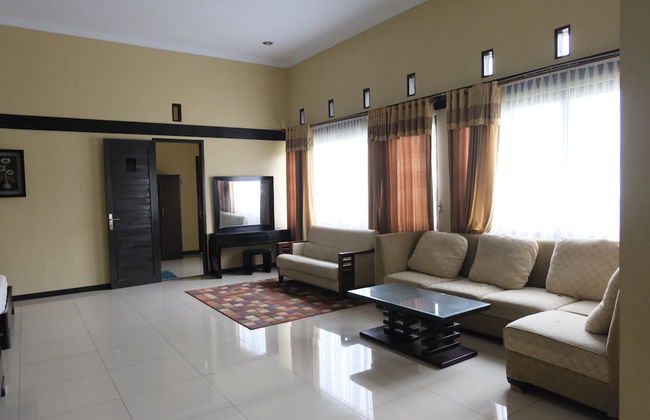 Aldeoz Ciater Cikole Villa Subang - Photo 7