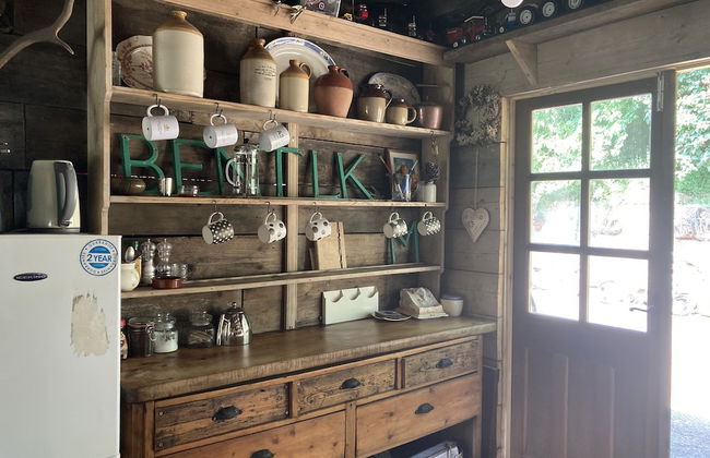 Outstandingly Situated Cosy Shepherds Hut - Photo 5