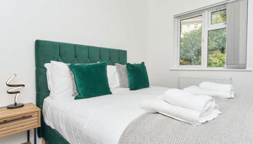 Meadow View - A Beautiful 3 Bed Apt With Stunning Countryside Views & Parking - Close To Ventnor, Shanklin & Sandown - 5 mins To Beach - Ideal For Friends, Families, & Business Stays - Dog Friendly - Foto 2