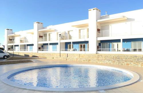 Varandas - Arrifana, com piscina, junto à praia - Foto 12