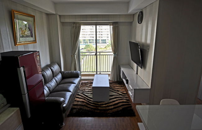 Quiet 3BRs pool and lake view - Photo 8