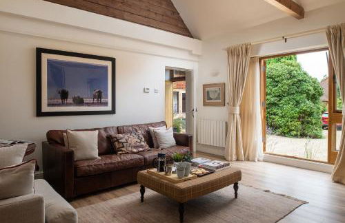 The Clock Tower & Dairy - Two x 2 Bed Barns with Indoor Pool - Photo 40