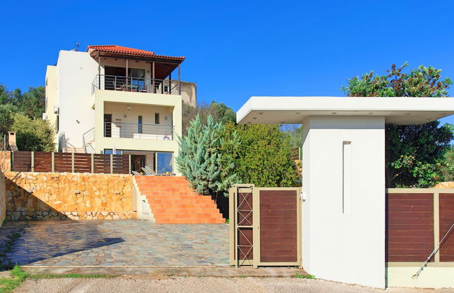 Secret Escape Villa With Heated Pool - Photo 17