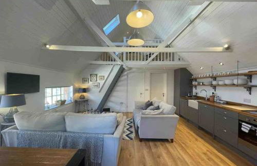 The Coach House - Photo 68