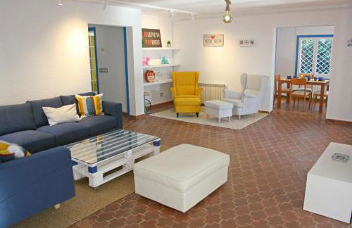 Superb Seafront Villa - Photo 9