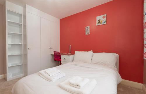 4 Bed house Parking 5 mins Sidcup Station - Pass the Keys - Foto 28