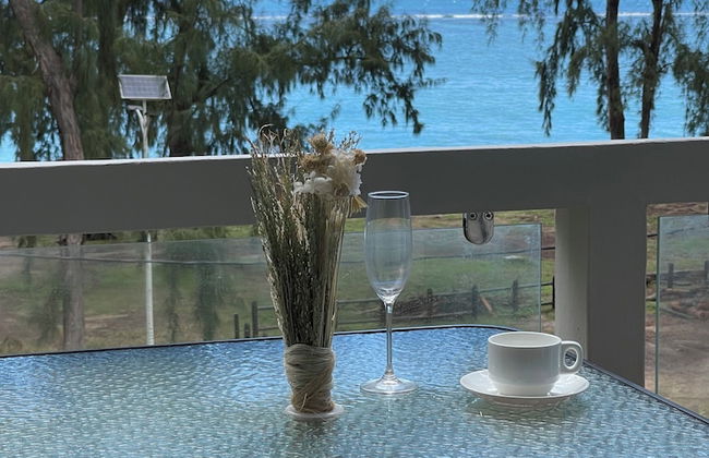 Phoenix Beach Apartments sea view - Photo 8