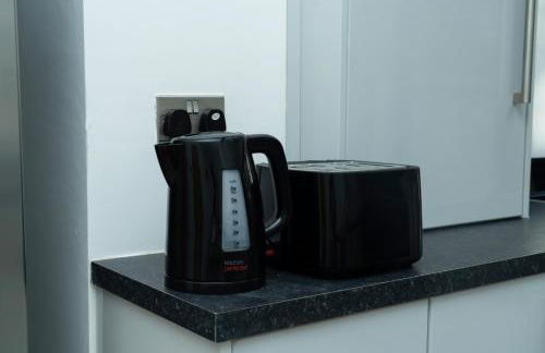 4 Bed Failsworth Home - 3 Bathrooms - Free Parking - Ideal For Contractors & Families - FREE 1 HR EARLY CHECK-IN OR 1 HR LATE CHECK-OUT FOR 2 NIGHT STAY BOOKINGS UNTIL THE END OF MAY - Foto 42