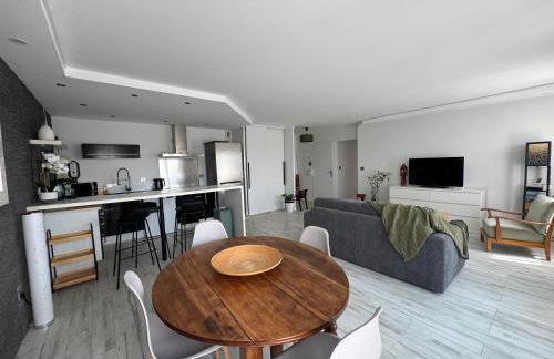 LA PROVENCE - '' TRAVELLER AWARD 2026 '' - Charming modern family apartment, pool & private parking near Avignon, fully renovated with interior-architect design - Foto 15