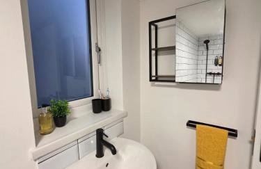 Cambridge Stylish Hot Tub Stay Sleeps 10 - Foto 6