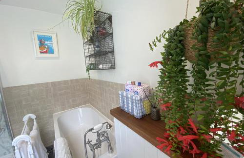 Spacious, seaside, Victorian home "Bay View Terrace", Penzance - Photo 32