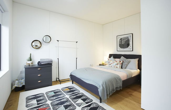 Stylish modern home in Manchester city centre with parking - Photo 19