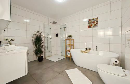 Kaiserin Sisi für bis zu 6 - Arbeitsplatz, Badewanne, Parkplatz, Waschmaschine - Foto 13