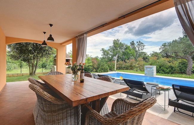 Villa in Rakalj Near Beaches With Pool - Photo 29