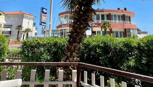 Conero casa- Marcelli di Numana in Via Litoranea 178 Fronte Mare con Pass Parcheggio Gratuito - Foto 3, Shopping Area