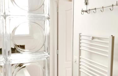 Eiffel Tower 6-Min Walk Charming Studio 3 sleeper - Foto 39