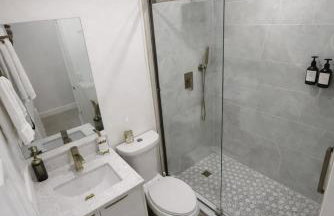 Sunny Oasis Near the Beach with 4BR and 3BA Pool Home - Foto 5