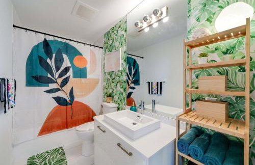 Vibrant Downtown Haven with Rooftop Pool & Parking - Foto 3