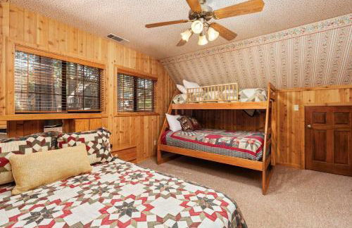 Toste Cabin- Spacious 3BR Cabin in East Village! - Foto 27