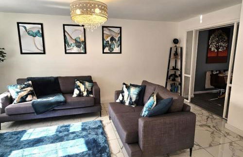BSE Homes & Properties Ltd 4-Bedroom Home, Harlow , with Parking sleeps 6 - Foto 24