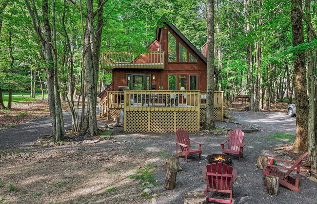 Hygge Home by Avantstay Deck for Outdoor Living, Fire Pit, Game Table - Photo 23