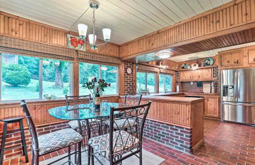 Pet Friendly Home with Hot Tub, Patio and Game Room! - Foto 6