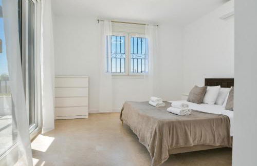 Dream beach-side villa with sea views & close to golf - Photo 69