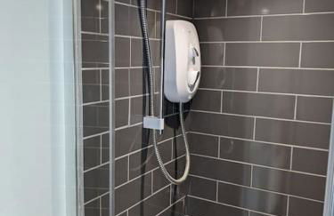 Cosy character cottage in central Marlborough UK - Photo 13