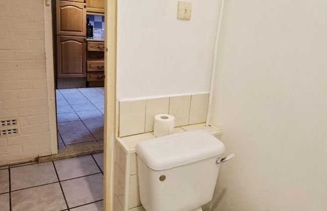 5 Bedroomed House Available for Guests and Contractors Wifi Parking - Foto 15