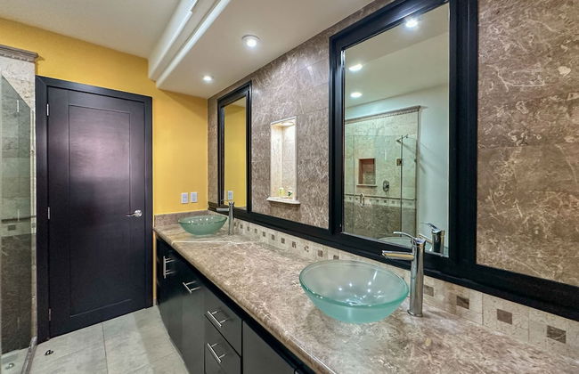 Poolside Family Retreat 2BR Condo - Foto 21