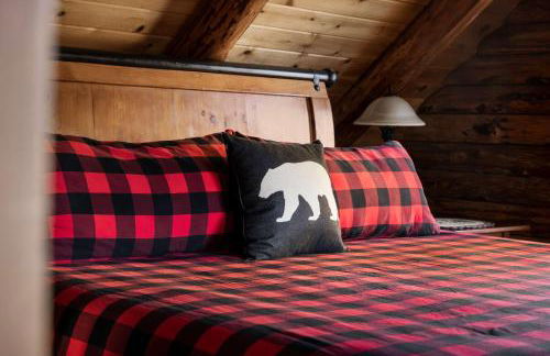 Riverfront Log Cabin w Fireplace Grill & Fire Pit - Foto 28