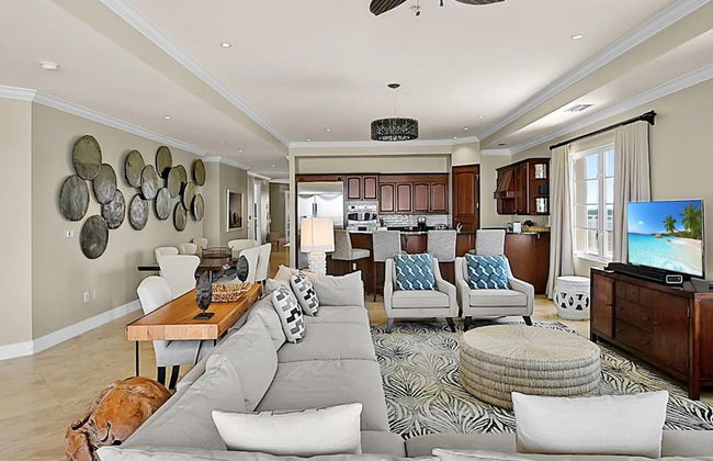 Luxury Penthouse Condo With 360 Oceanviews - Photo 5