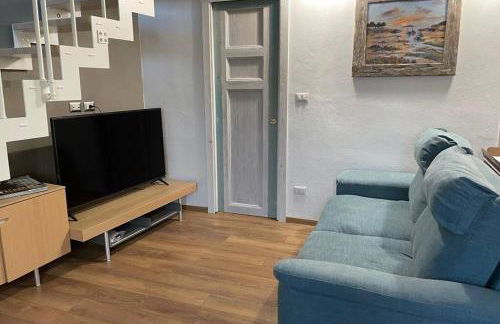 donna serena Aci Castello - Photo 12