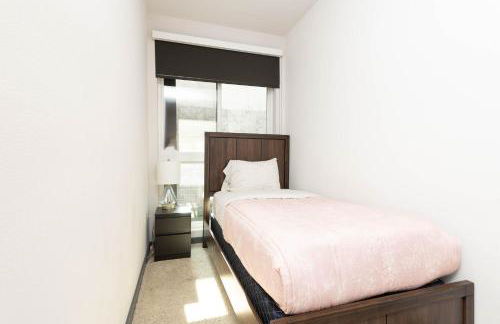 Lovely 3BR Apt With Balcony And Rooftop Pool Plus Views - Foto 7