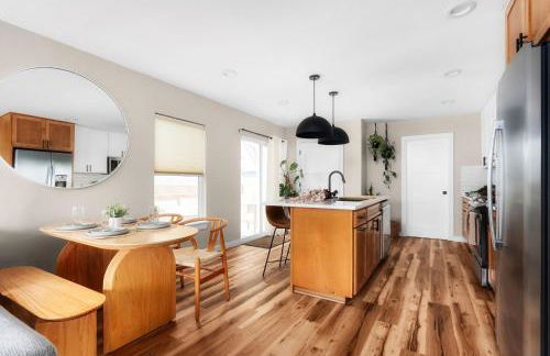 Sunflower House - Luxe Retreat with Sauna & Hot Tub - Foto 4