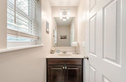 The Hangout Haven - Theater, Hot tub, Pickleball, Ping pong, Firepit - Foto 46