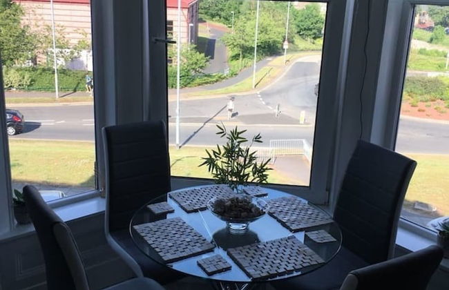 Lovely 2- Bed Apartment in Hawick - Foto 8