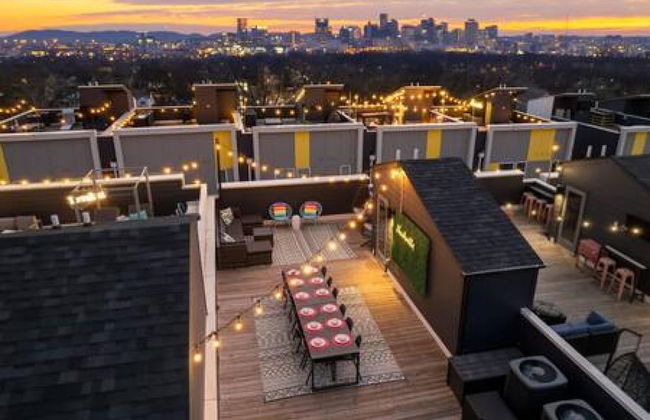 NEW Pink Howdy Oasis 13 Beds Rooftop View Parking - Foto 7