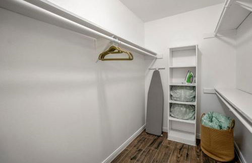 Towne Plaza Apartments #295 in the Galleria Area - Foto 19