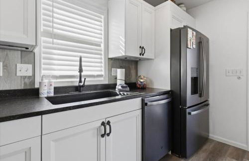 Lakefront w/ Private Dock, 2 Slips, Swim Mat, Firepit, & Covered Patio 44mm - Foto 17