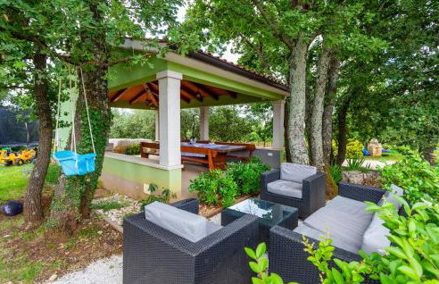 Beautiful Apartment In Cabrunici - Foto 13