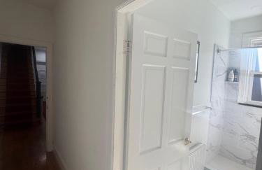 Large DUPLEX Apt 2Bdrm 1Den-Metro - Photo 47