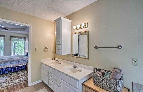 Dock and Waterfront Deck! Lake of the Ozarks Home - Foto 16