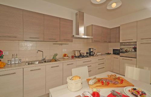 Villa Serraglie con piscina privata - Foto 10