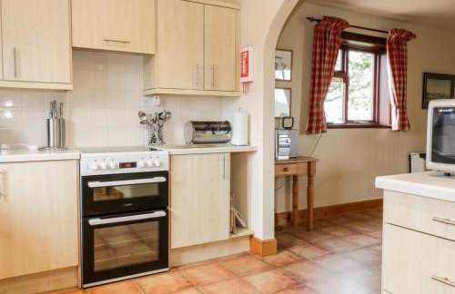 Courtyard Cottage - Photo 9