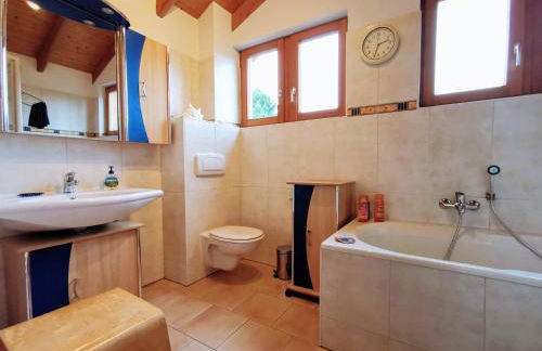 Gemütliches Blockhaus am Wald mit großem Garten - Foto 15