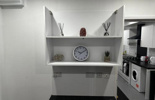 Cozzy Haven two min from Train station - Foto 6